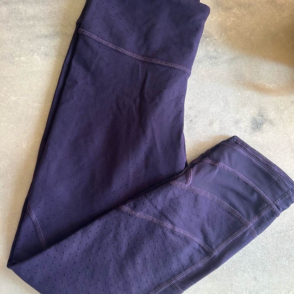 Lululemon Athletica Deep Purple cropped Leggings